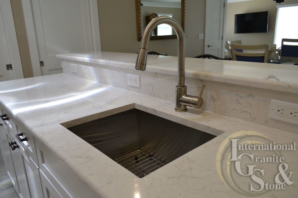Cambria Torquay Quartz Installed in a Sarasota Kitchen