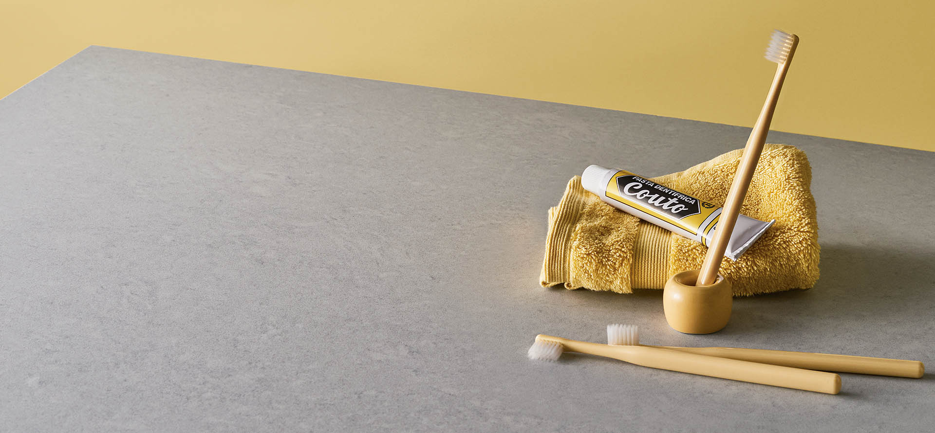 CAESARSTONE FLANNEL GREY QUARTZ