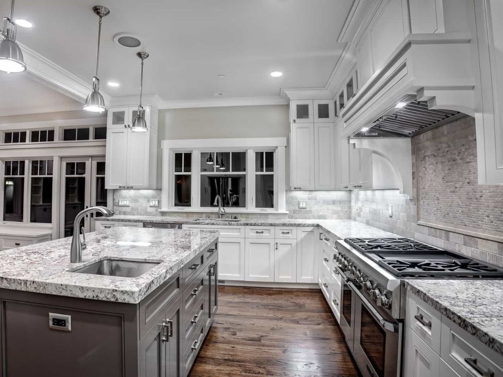 Bianco Antico Granite Kitchen Countertops with Granite Island