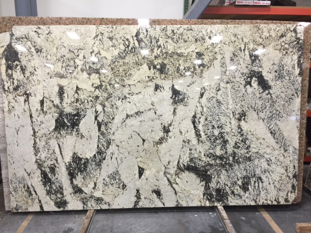 Grand Delicatus Granite Slab1
