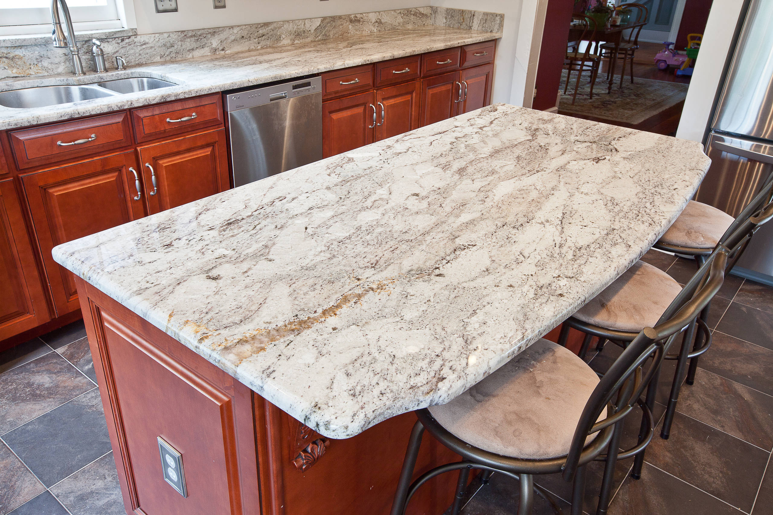 Taupe White Granite Kitchen1